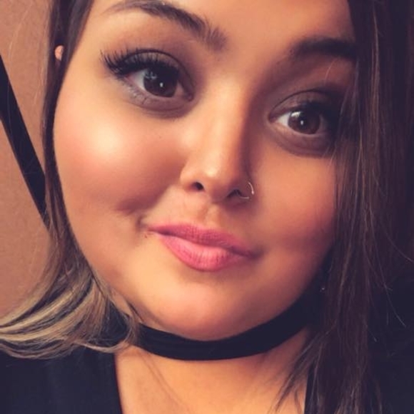 Meet your Posher, Danielle - Picture 1 of 1